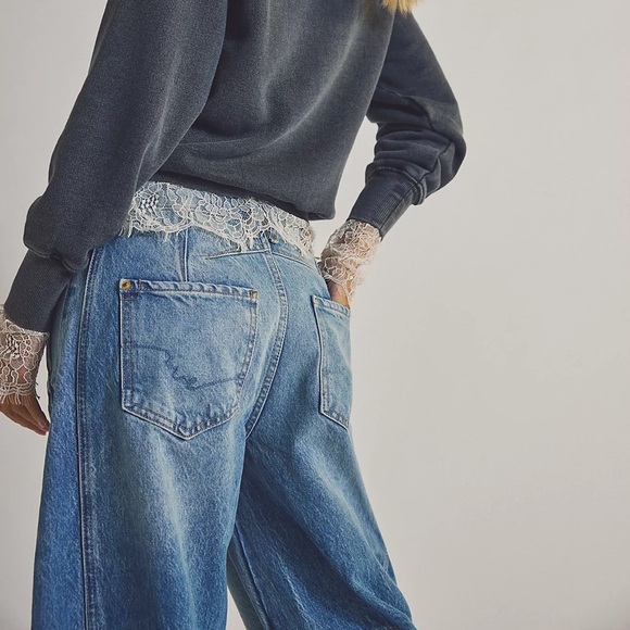 Free People We The Free Good Luck Mid-Rise Barrel Jeans Ultra Light Beam Size 29 - Picture 3 of 10